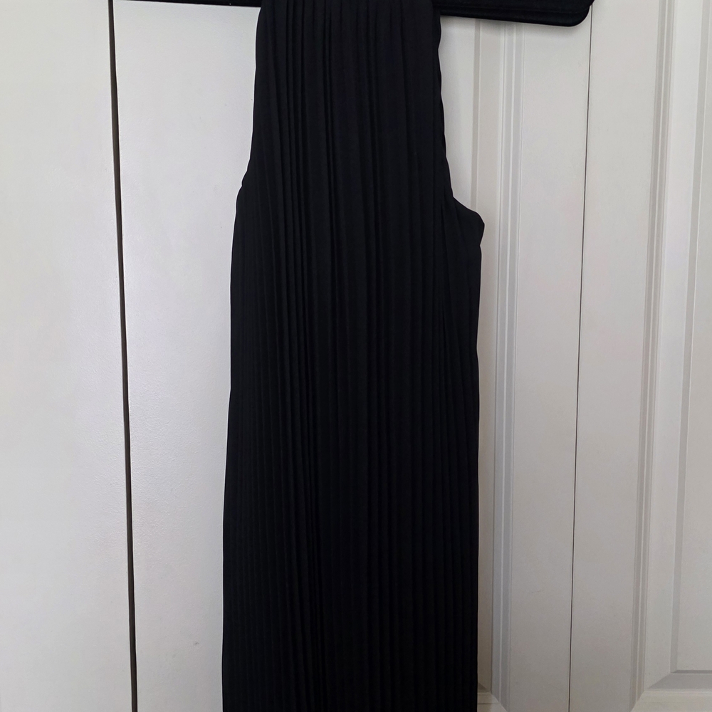 Elegant Black Sleeveless Dress